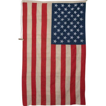 Load image into Gallery viewer, Vintage-Style United States Flag – 100x60cm | Linen with Wooden Toggle