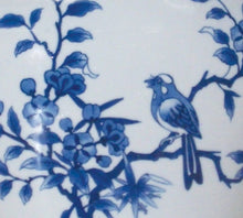 Load image into Gallery viewer, Zhi Que Porcelain Flask – Ashmolean Collection – Blue & White Bird Design – 30cm Vase