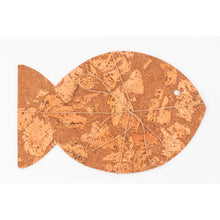 Load image into Gallery viewer, Eco-Friendly Fish-Shaped Cork Table Mats – Set of 3 – Natural Trivets