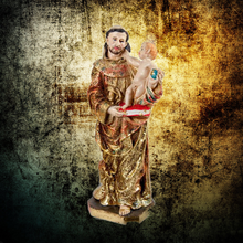 Load image into Gallery viewer, Golden Saint Anthony with Baby Jesus Figurine – 20cm | Hand-Painted Resin Catholic Statue for Home Decor