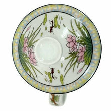 Load image into Gallery viewer, Bao Yu & Dai Yu Porcelain Tea Infuser Mug with Lid – A Dream of Red Mansions