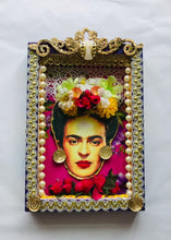 Load and play video in Gallery viewer, Frida Wooden Shrine 23cm with Flowers - Mexican Folk Art
