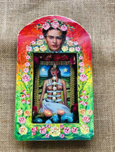 Load and play video in Gallery viewer, Frida Shrine Diorama 26cm &#39;The Broken Column&#39; 1944 - Mexican Folk Art
