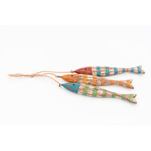 Load image into Gallery viewer, String of 3 Wooden Fishes H20cm - Hanging Decoration
