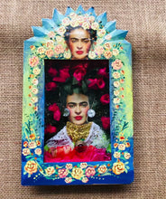Load and play video in Gallery viewer, Frida Shrine Floral Diorama 26cm - Mexican Folk Art
