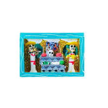 Load image into Gallery viewer, Mexican Skeleton &quot;Altar dedicated to Frida&quot; Showcase Small - Handcrafts
