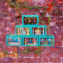 Load image into Gallery viewer, Mexican Skeleton &quot;Altar dedicated to Frida&quot; Showcase Small - Handcrafts
