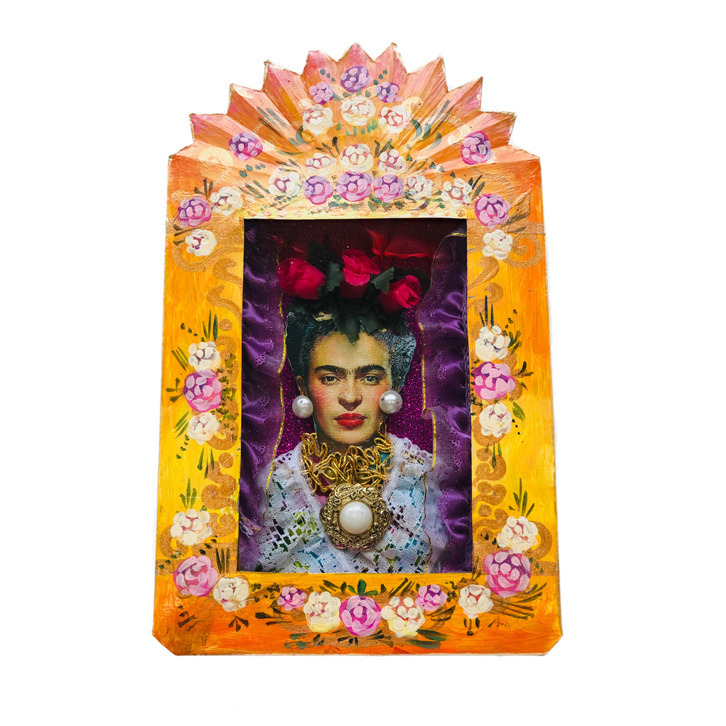 Frida Shrine Floral Diorama 26cm - Mexican Folk Art